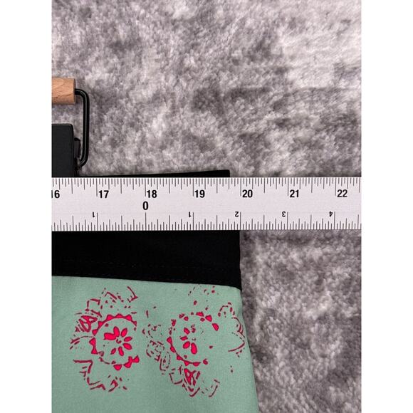 Roark Shorts 38 Mens Savage Green Floral Print Board Swim Trunks - Picture 3 of 8